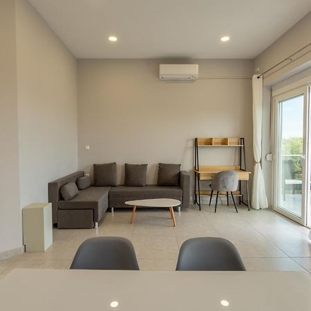 Blue Waves Luxury Suites By The Sea Plomari Buitenkant foto