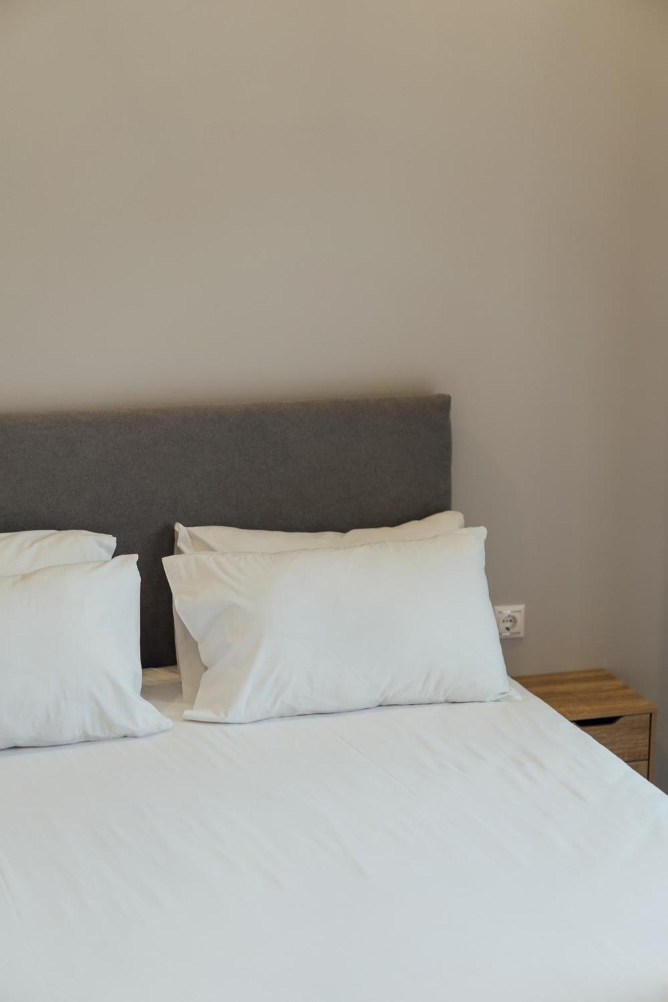 Blue Waves Luxury Suites By The Sea Plomari Buitenkant foto