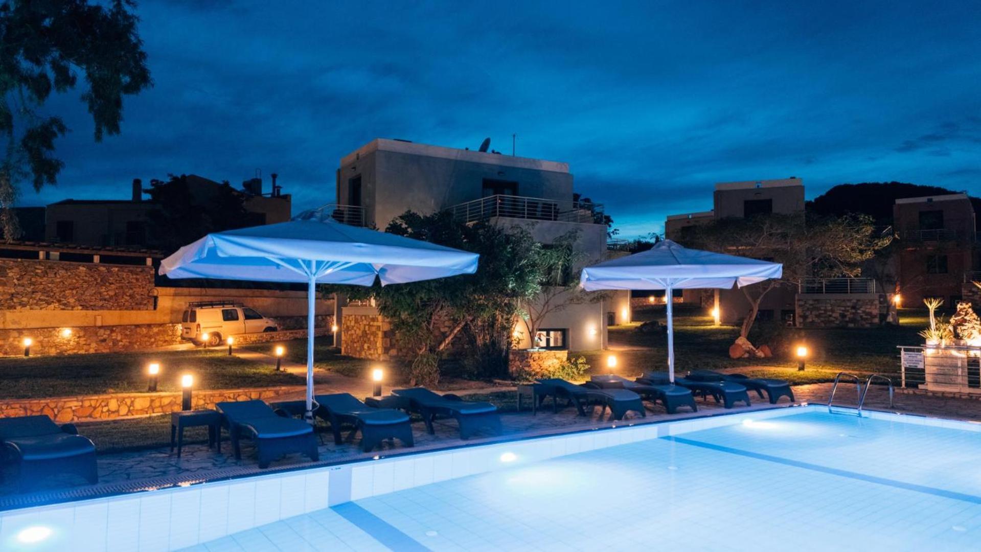 Blue Waves Luxury Suites By The Sea Plomari Buitenkant foto